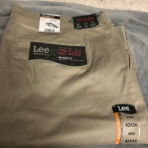 Lee Relaxed Fit , No-Iron Men’s Pants , 42X30